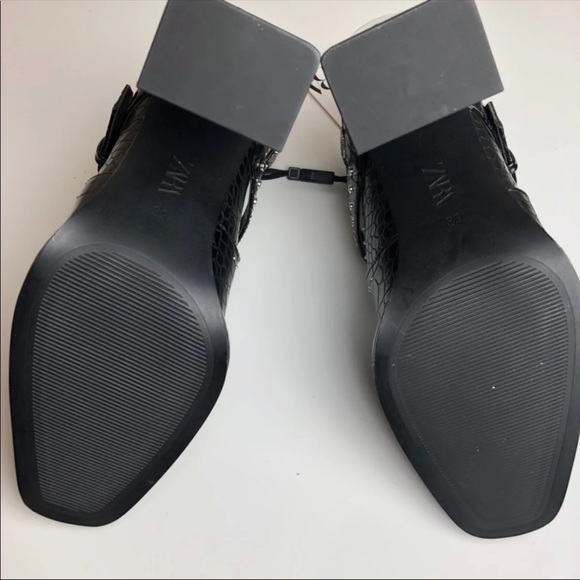 Zara animal embossed booties - Picture 2 of 3